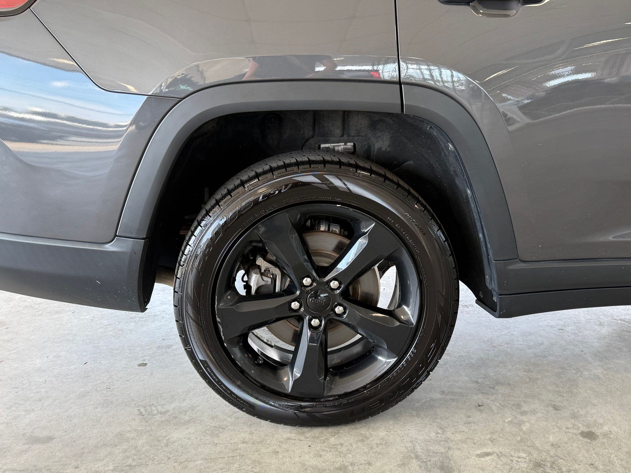 Used 2021 Jeep Grand Cherokee L Laredo AWD/4WD image 13