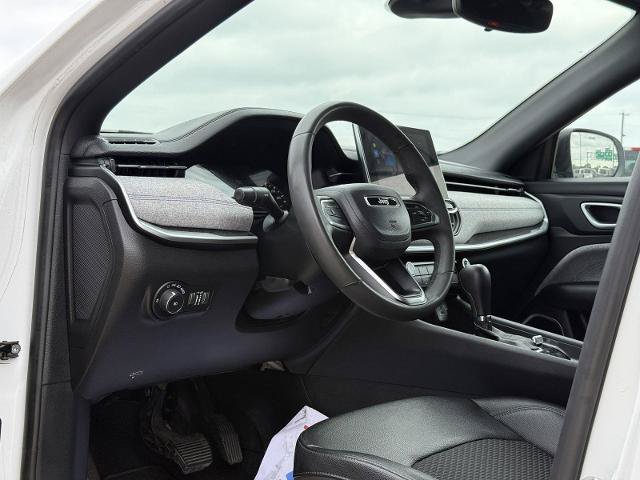 Used 2024 Jeep Compass Latitude AWD/4WD image 13
