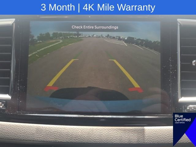 Used 2023 Chrysler Pacifica Touring-L FWD image 35