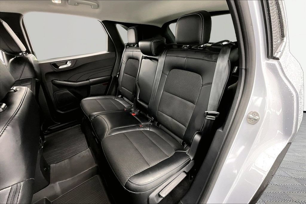 Certified 2025 Ford Escape SE FWD image 26