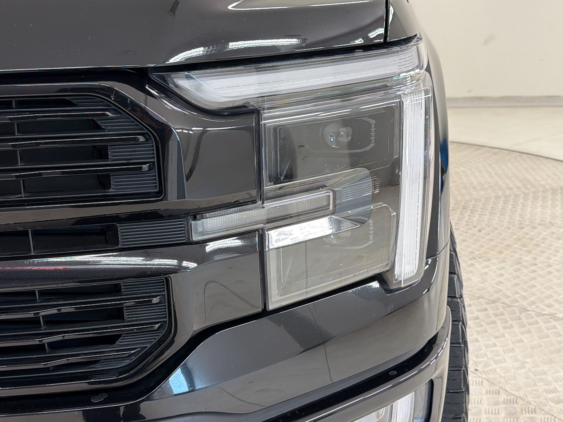 Certified 2024 Ford F150 Platinum w/ FX4 Off-Road Package AWD/4WD image 22