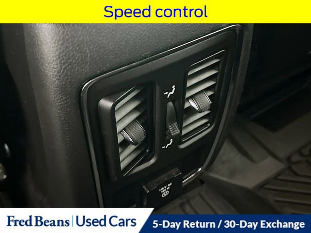 Used 2018 Jeep Grand Cherokee Altitude AWD/4WD image 32
