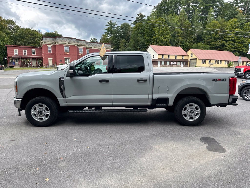 Certified 2025 Ford F250 XLT w/ Snow Plow Prep Package AWD/4WD image 8