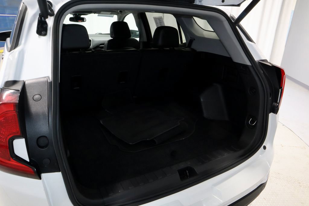 Used 2024 GMC Terrain SLT AWD/4WD image 13