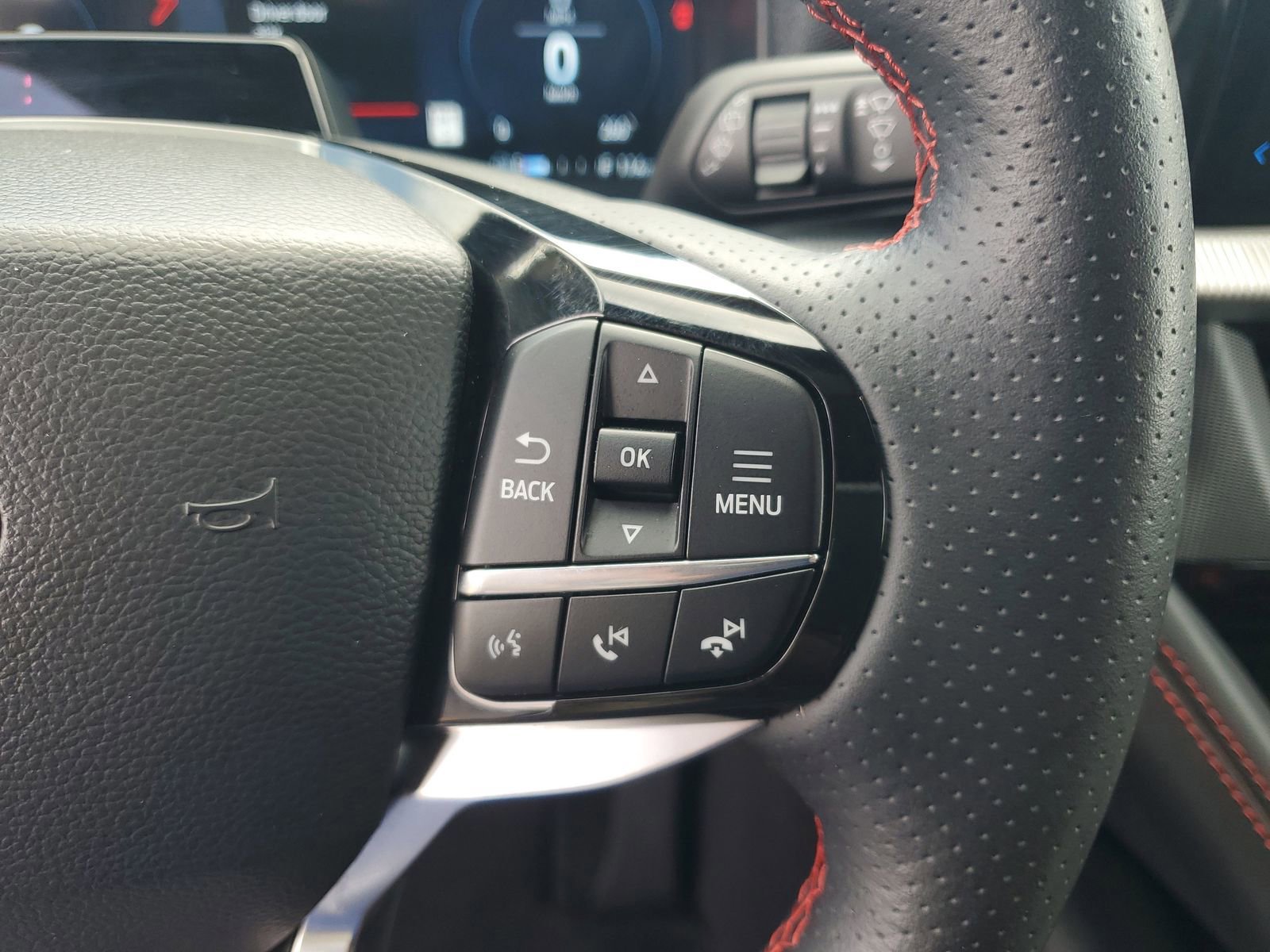 Certified 2025 Ford Explorer ST-Line w/ ST-Line Street Pack image 22