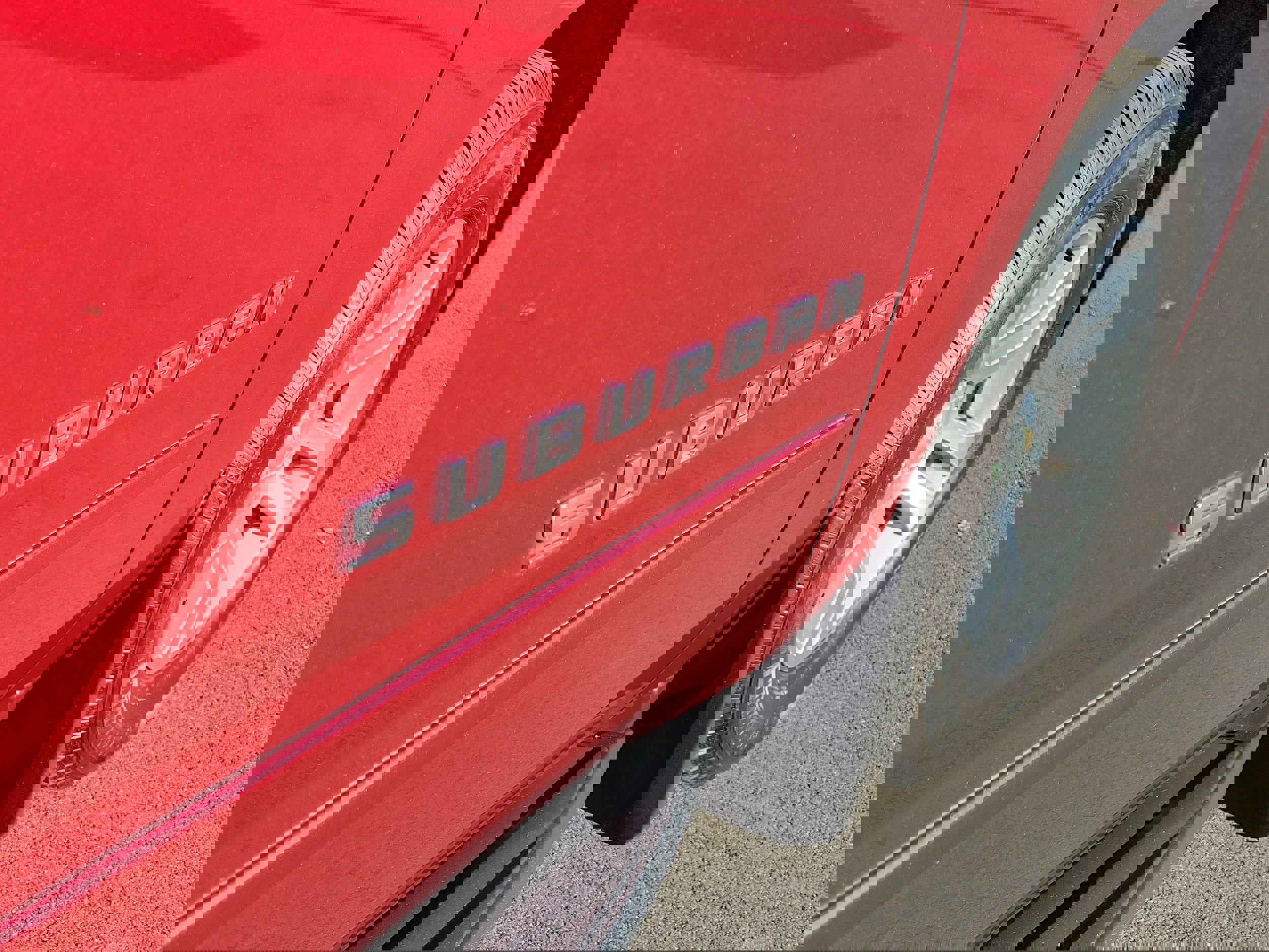 Used 2018 Chevrolet Suburban LT w/ Luxury Package image 7