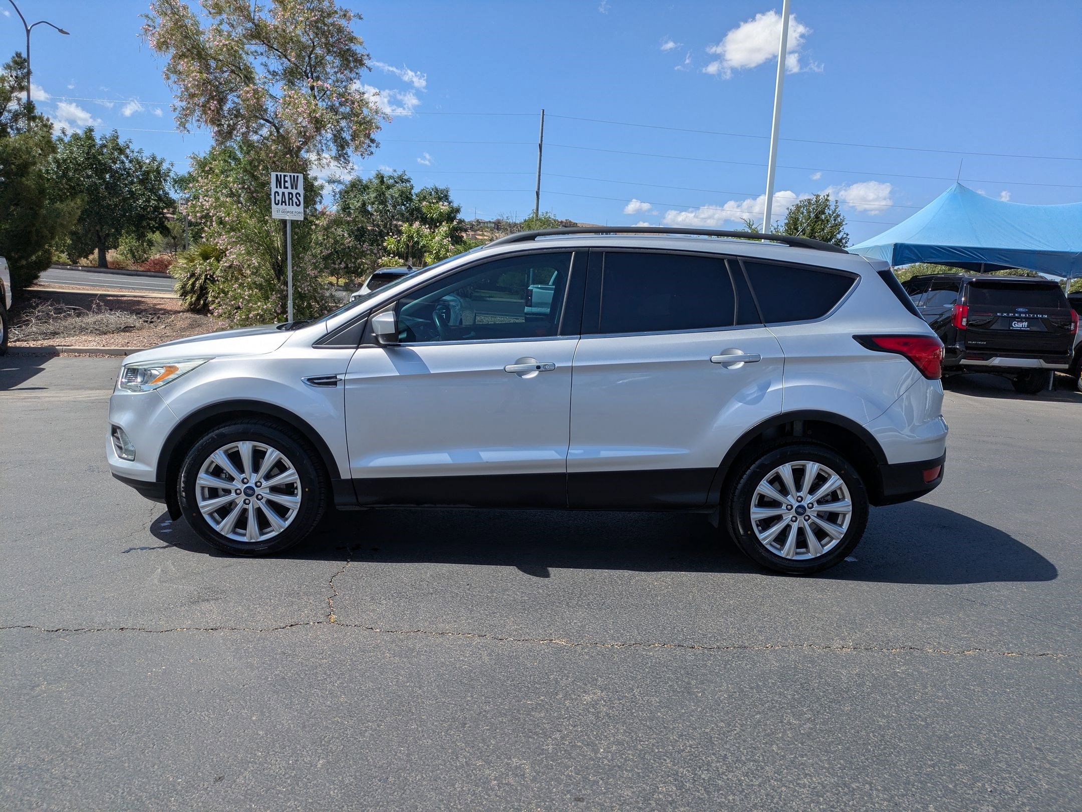 Certified 2019 Ford Escape SEL FWD image 9
