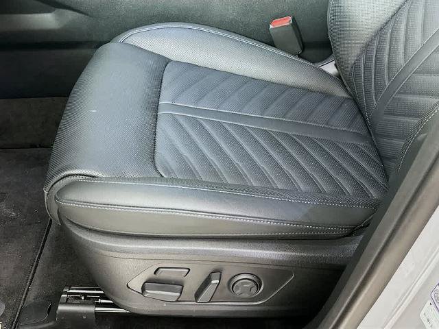 Used 2025 Kia Sorento SX Prestige AWD/4WD image 32