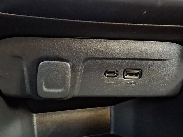 Used 2024 Chevrolet Trax RS w/ Driver Confidence Package image 28