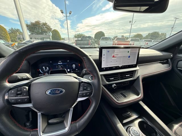 Certified 2025 Ford Explorer ST-Line w/ Premium Package AWD/4WD image 18