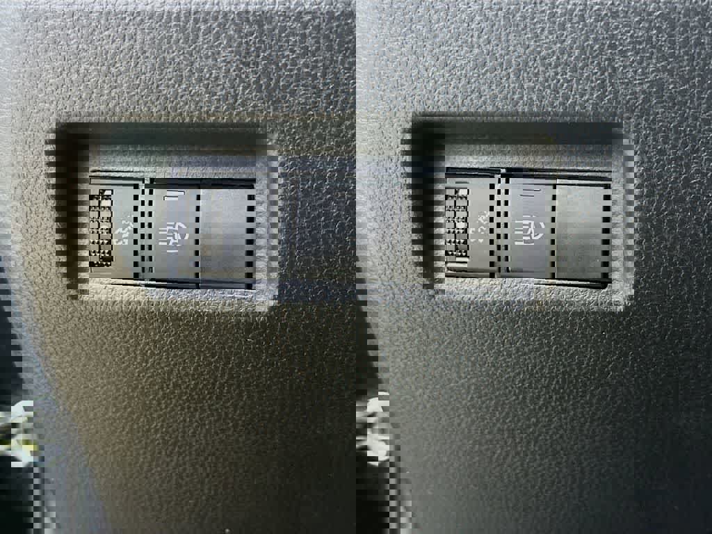 Used 2025 Toyota RAV4 LE image 27