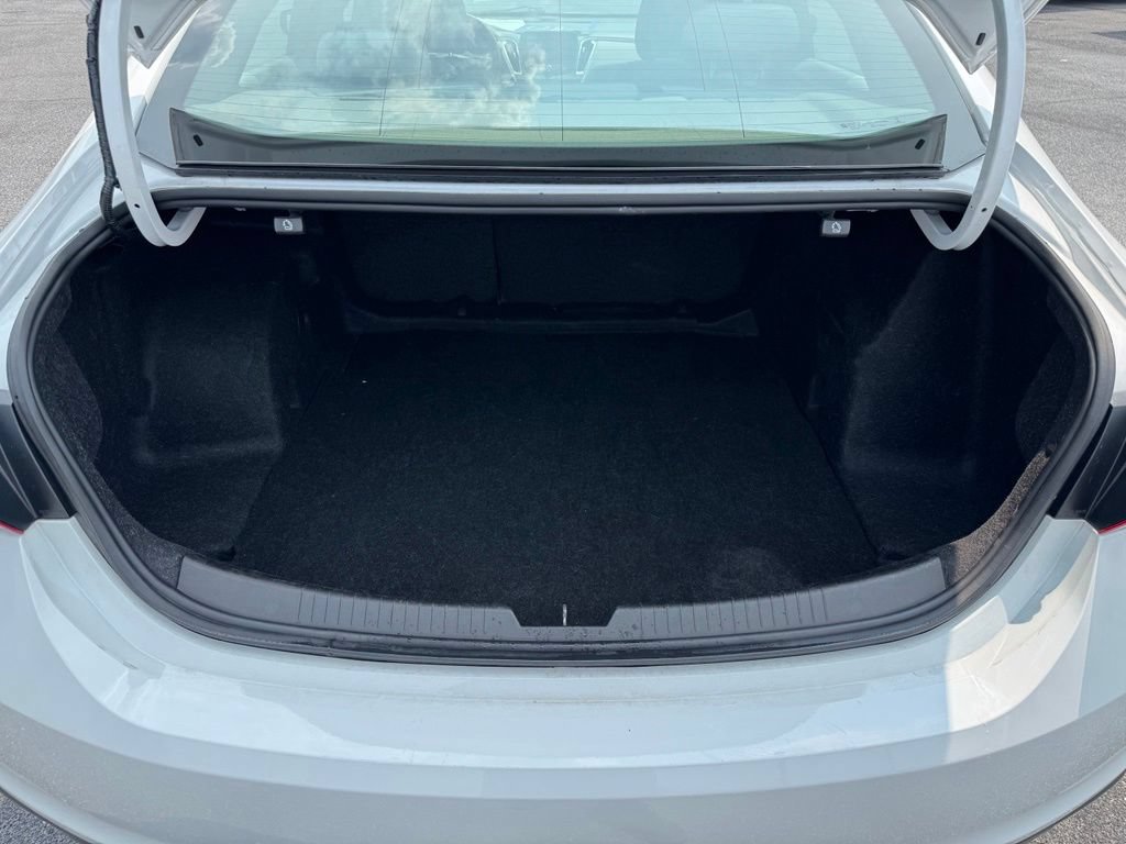 Used 2019 Chevrolet Malibu LT FWD image 25