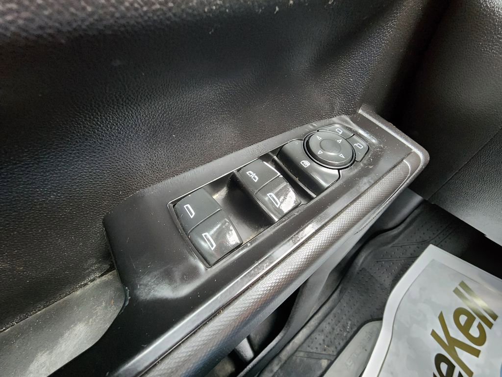 Used 2020 Chevrolet Silverado 1500 Custom w/ Custom Value Package image 15