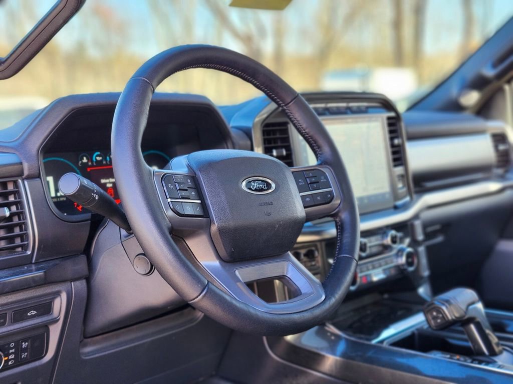 Certified 2022 Ford F150 Lariat w/ Equipment Group 502A High image 18