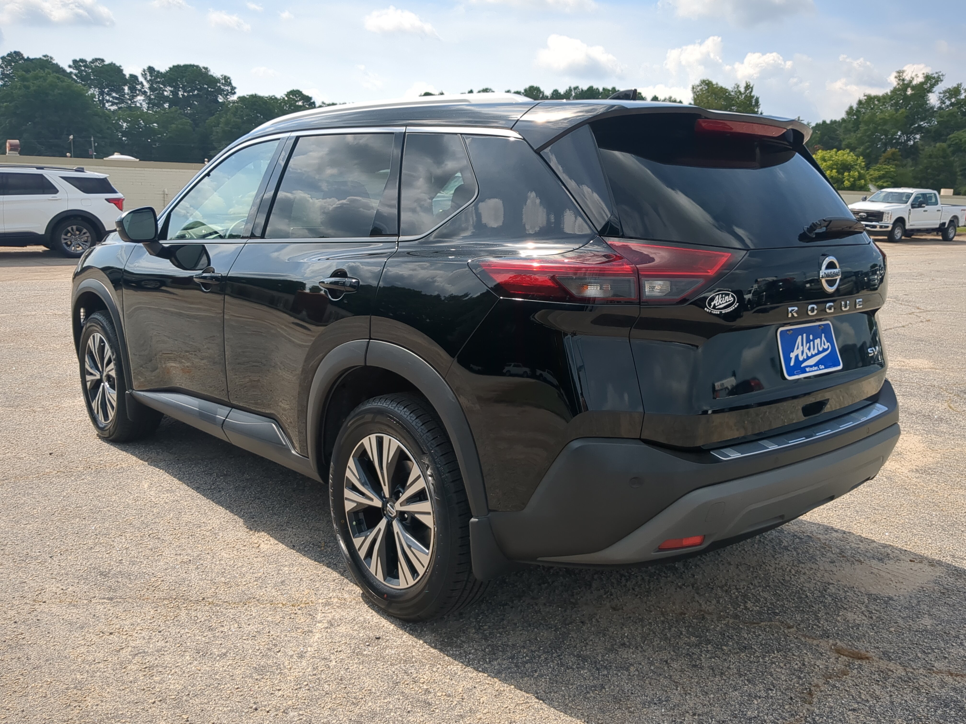 Used 2021 Nissan Rogue SV w/ Premium Package FWD image 5