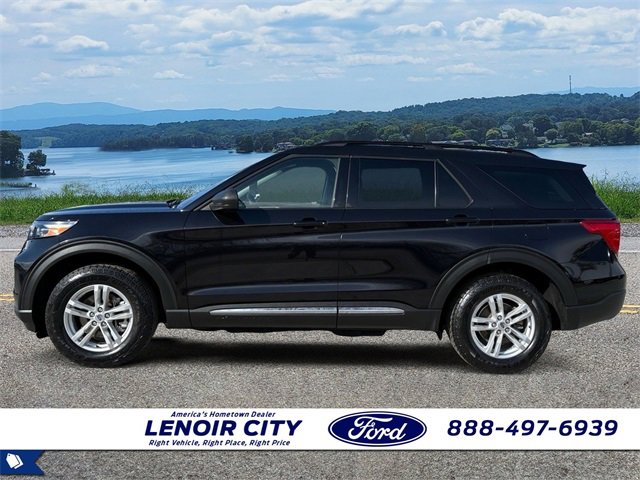 Certified 2022 Ford Explorer XLT w/ Equipment Group 202A image 4