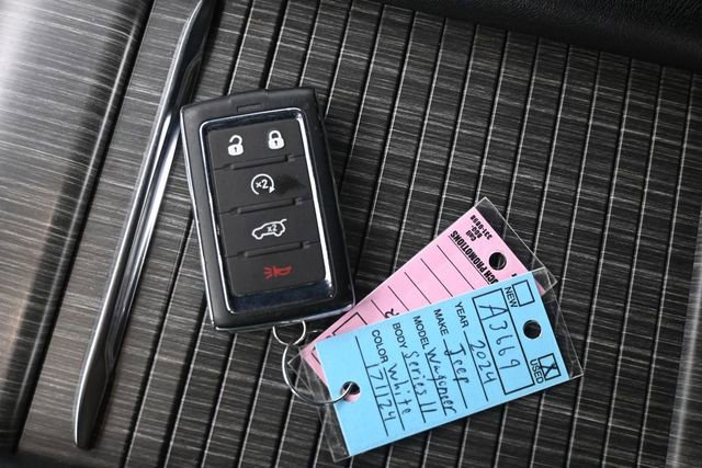Used 2024 Jeep Wagoneer Series II AWD/4WD image 14