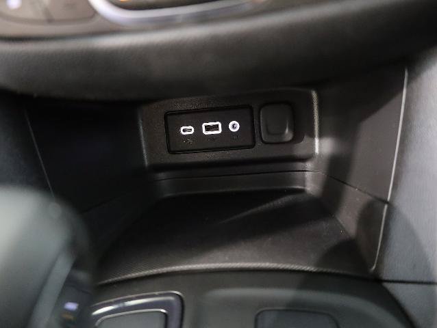 Used 2023 Chevrolet Equinox RS AWD/4WD image 17