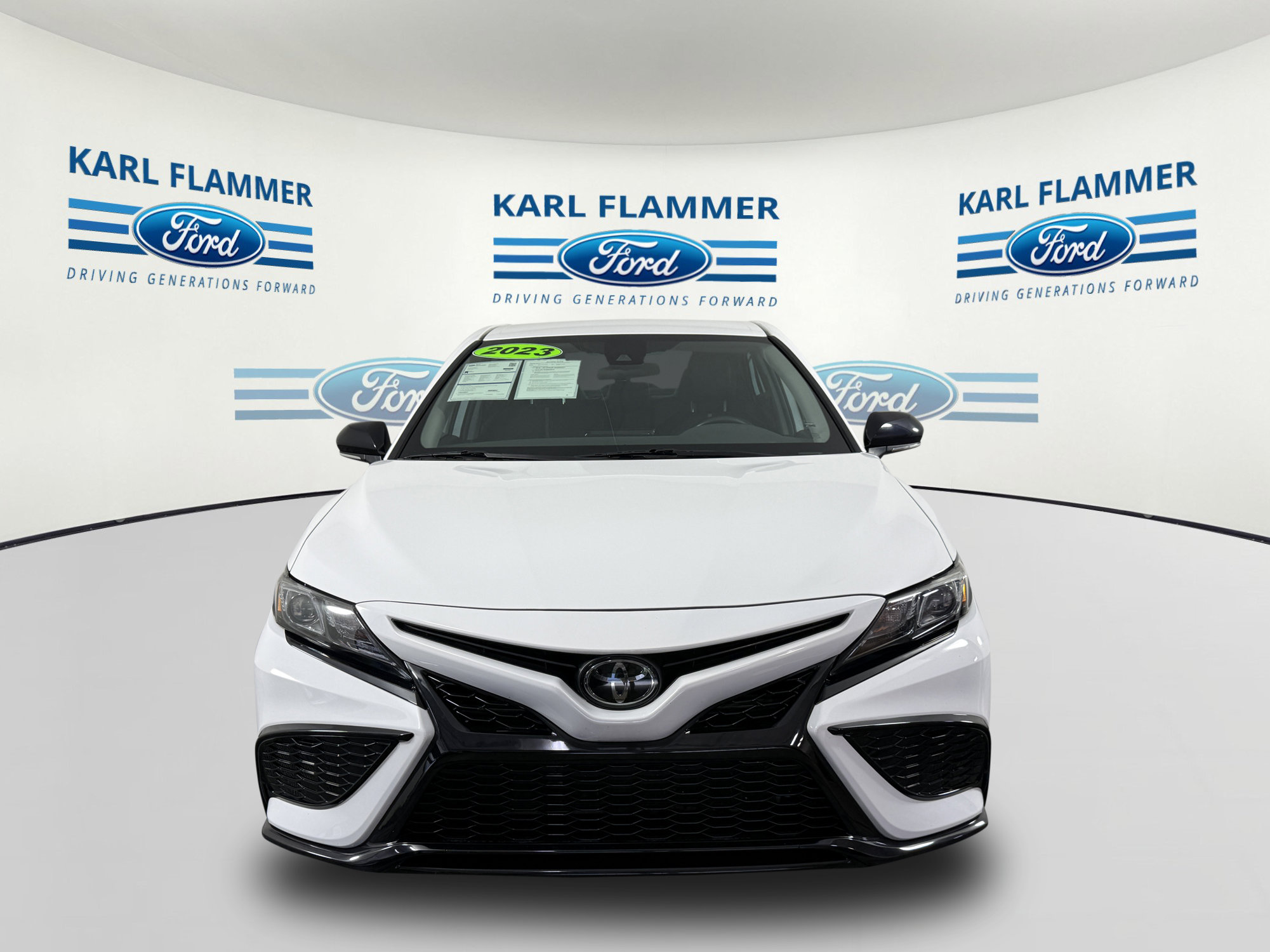 Used 2023 Toyota Camry SE FWD image 6