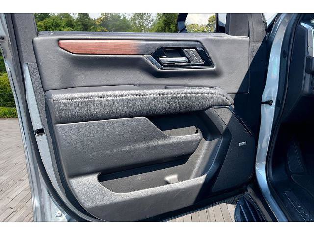 Used 2025 GMC Yukon Denali AWD/4WD image 18