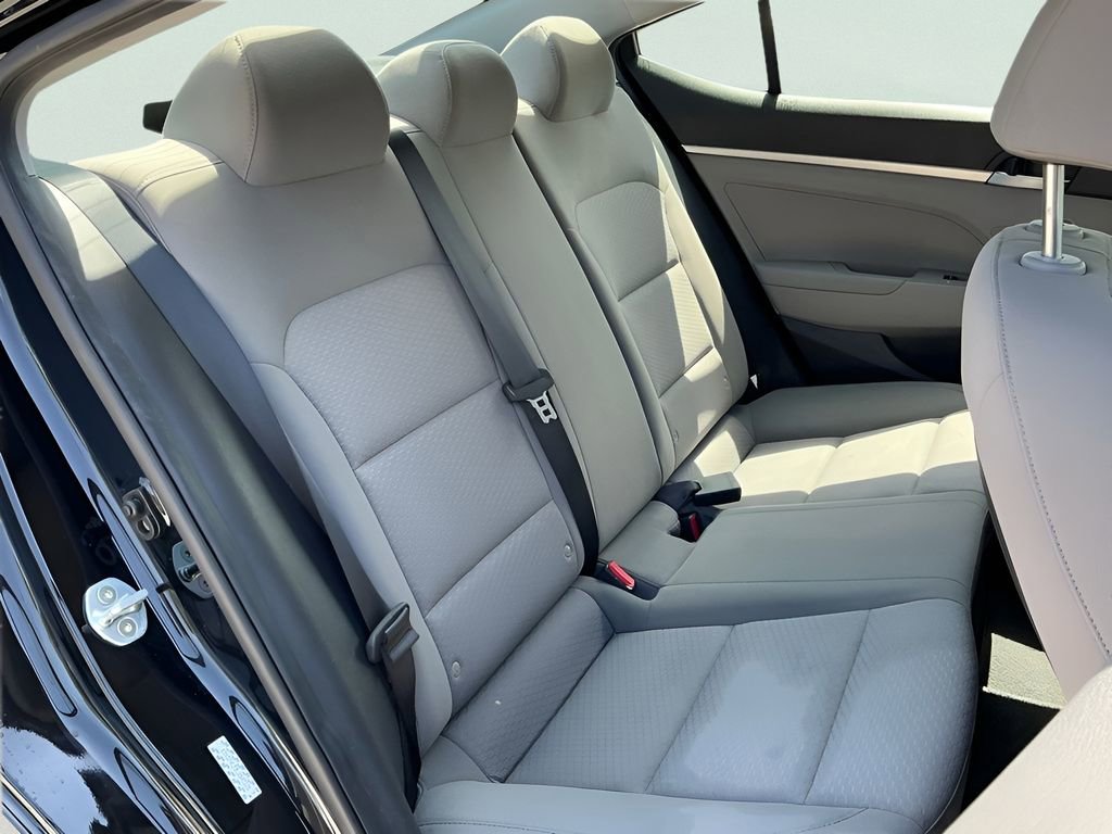 Used 2020 Hyundai Elantra SE image 17