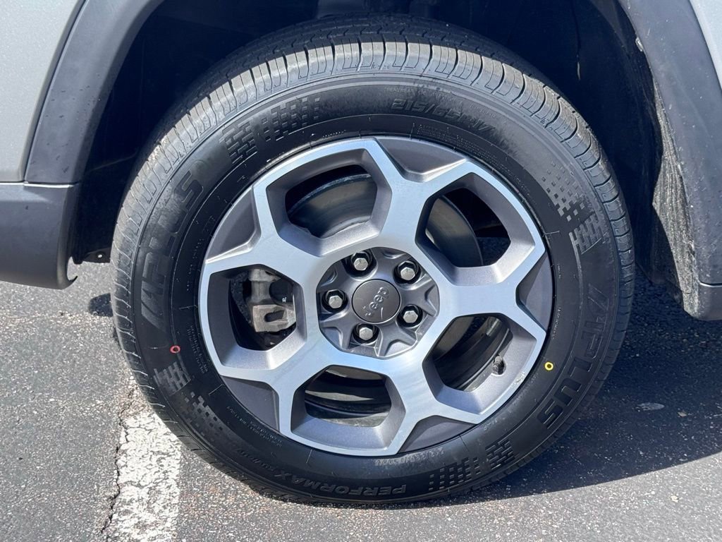 Used 2022 Jeep Compass Trailhawk AWD/4WD image 39