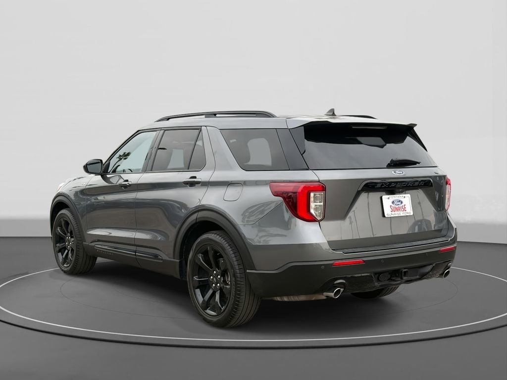 Certified 2023 Ford Explorer ST-Line w/ Class IV Trailer Tow Package image 2