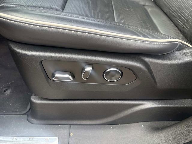 Used 2021 Cadillac Escalade Premium Luxury image 20