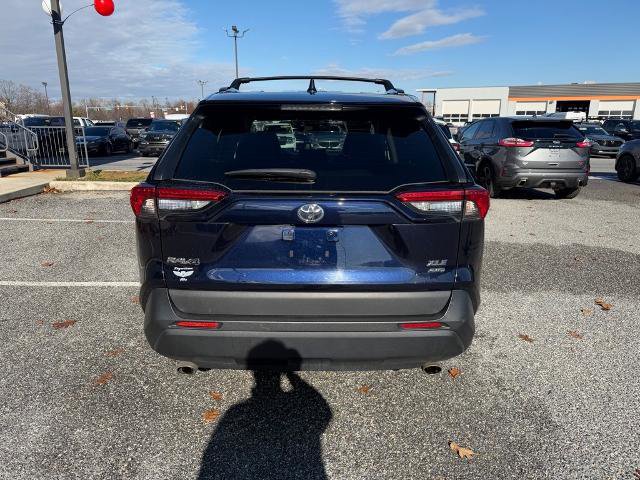 Used 2020 Toyota RAV4 XLE Premium image 7