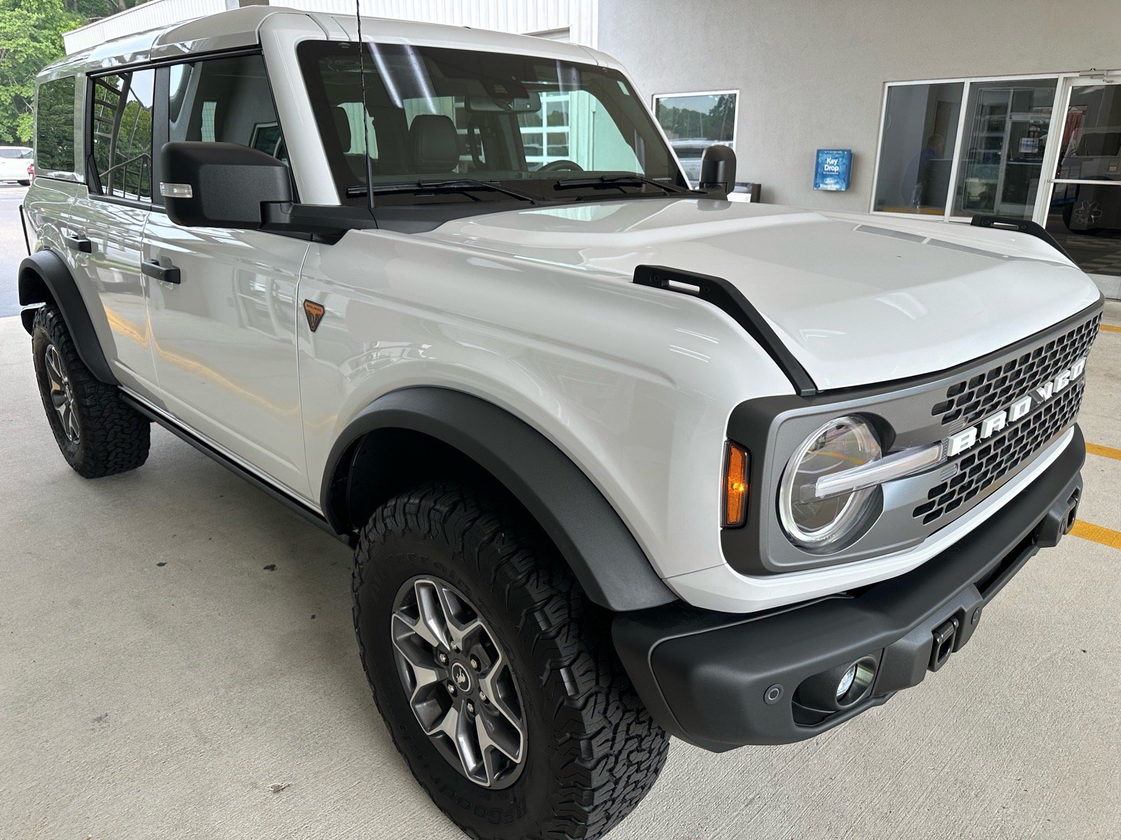 Certified 2025 Ford Bronco Badlands AWD/4WD image 8