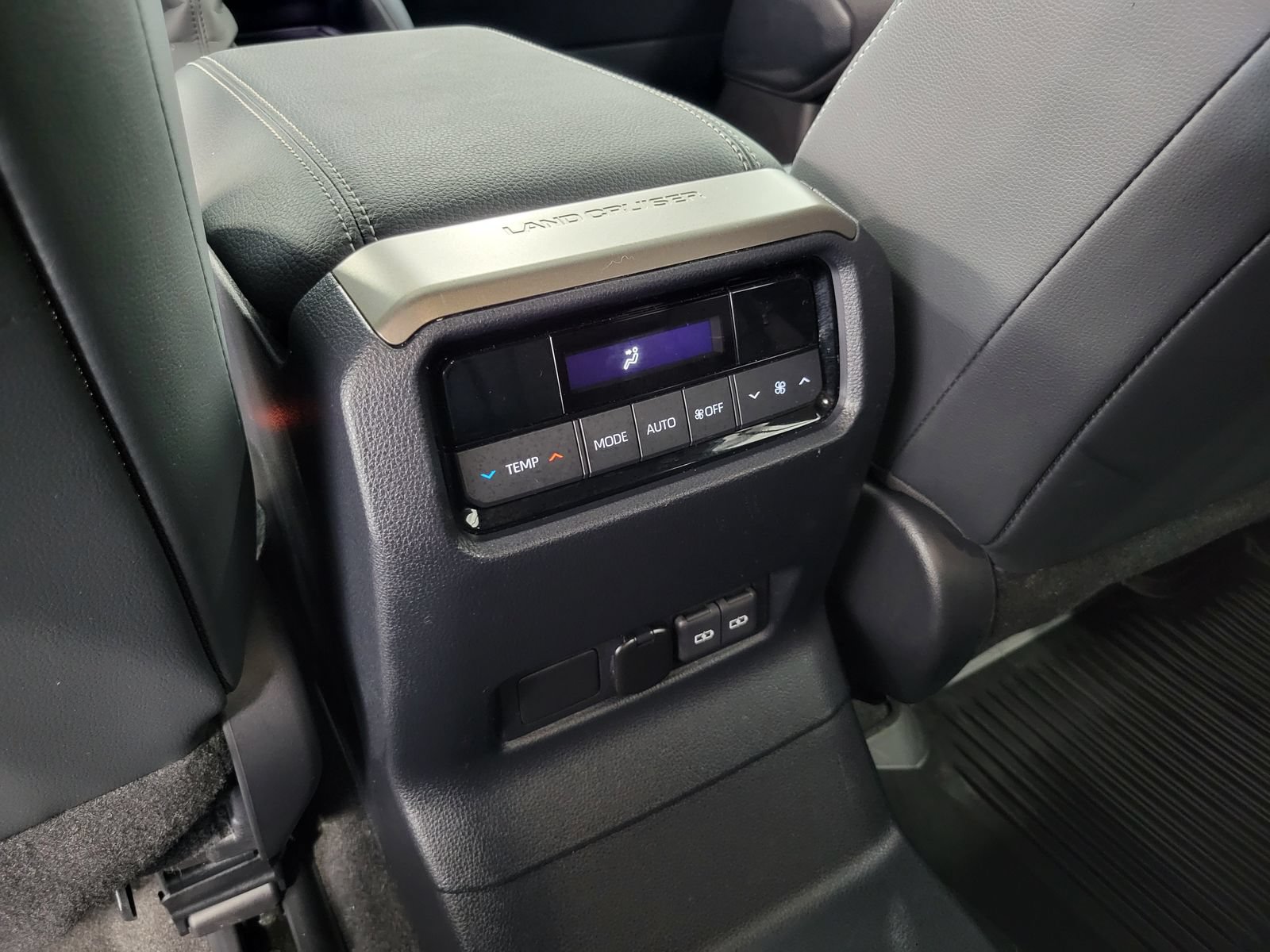 Used 2025 Toyota Land Cruiser w/ Premium Package AWD/4WD image 29