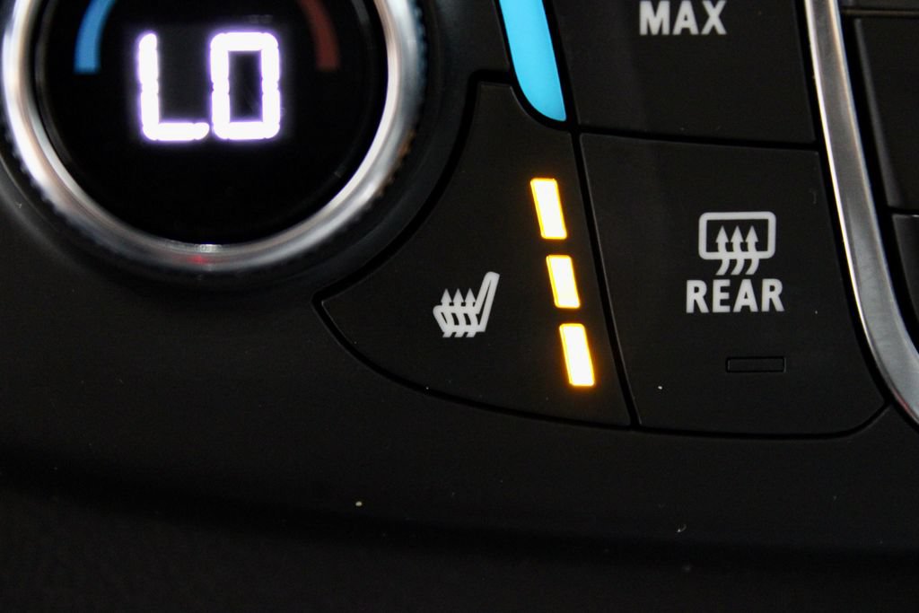 Used 2023 Chevrolet Traverse LT FWD image 5