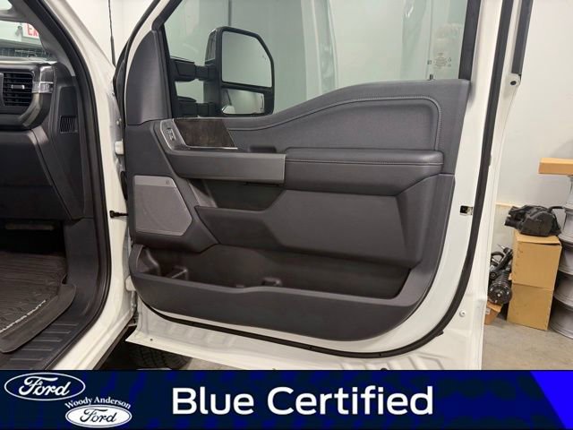 Certified 2025 Ford F250 Lariat w/ Lariat Ultimate Package AWD/4WD image 32