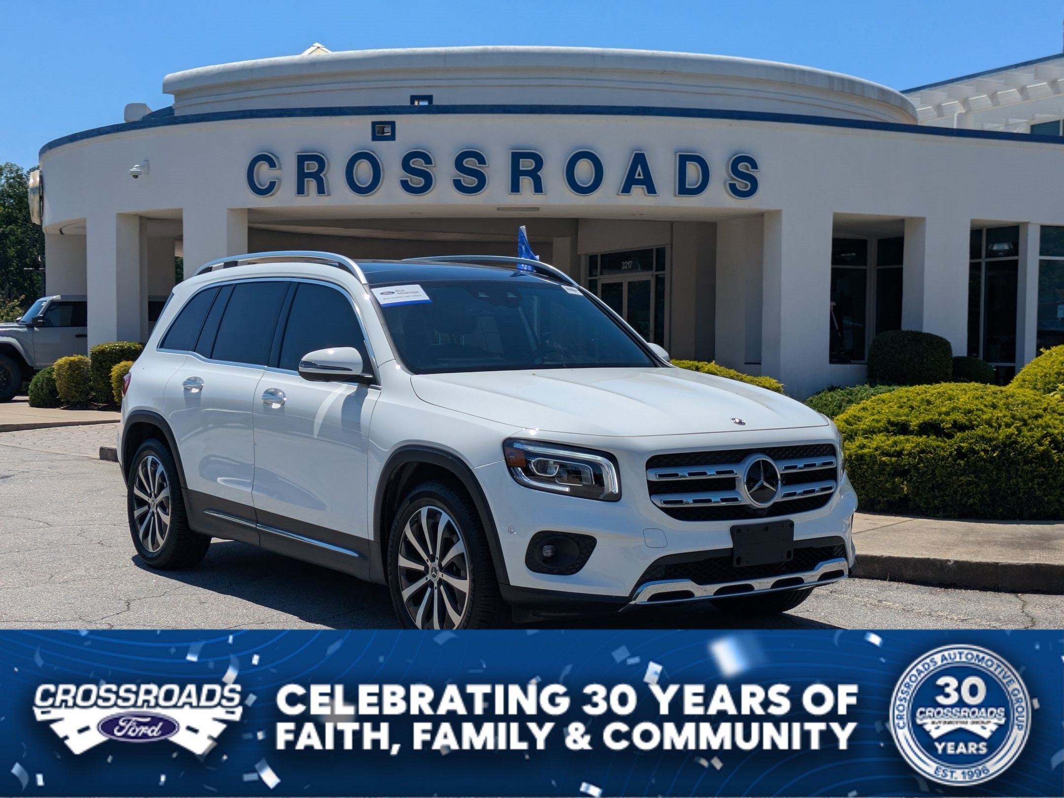 Used 2023 Mercedes-Benz GLB 250 image 1