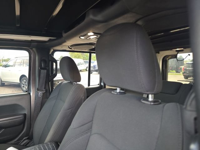 Used 2021 Jeep Wrangler Unlimited Sport AWD/4WD image 10