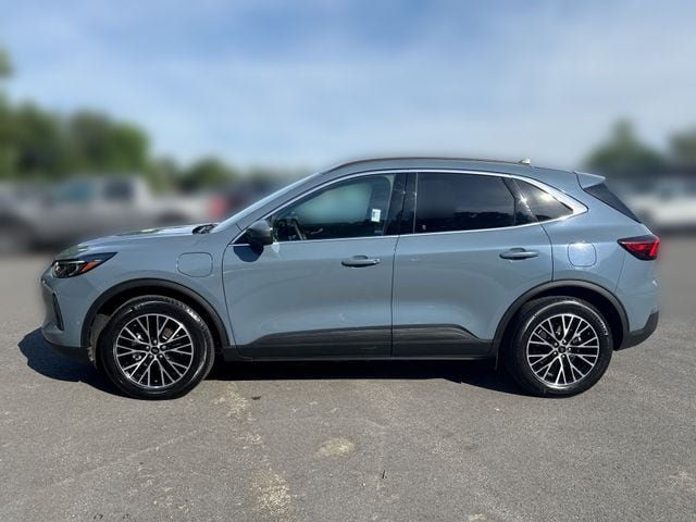 Certified 2023 Ford Escape SE w/ PHEV Premium Package FWD image 5