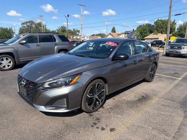 Used 2024 Nissan Altima 2.5 SR FWD image 3
