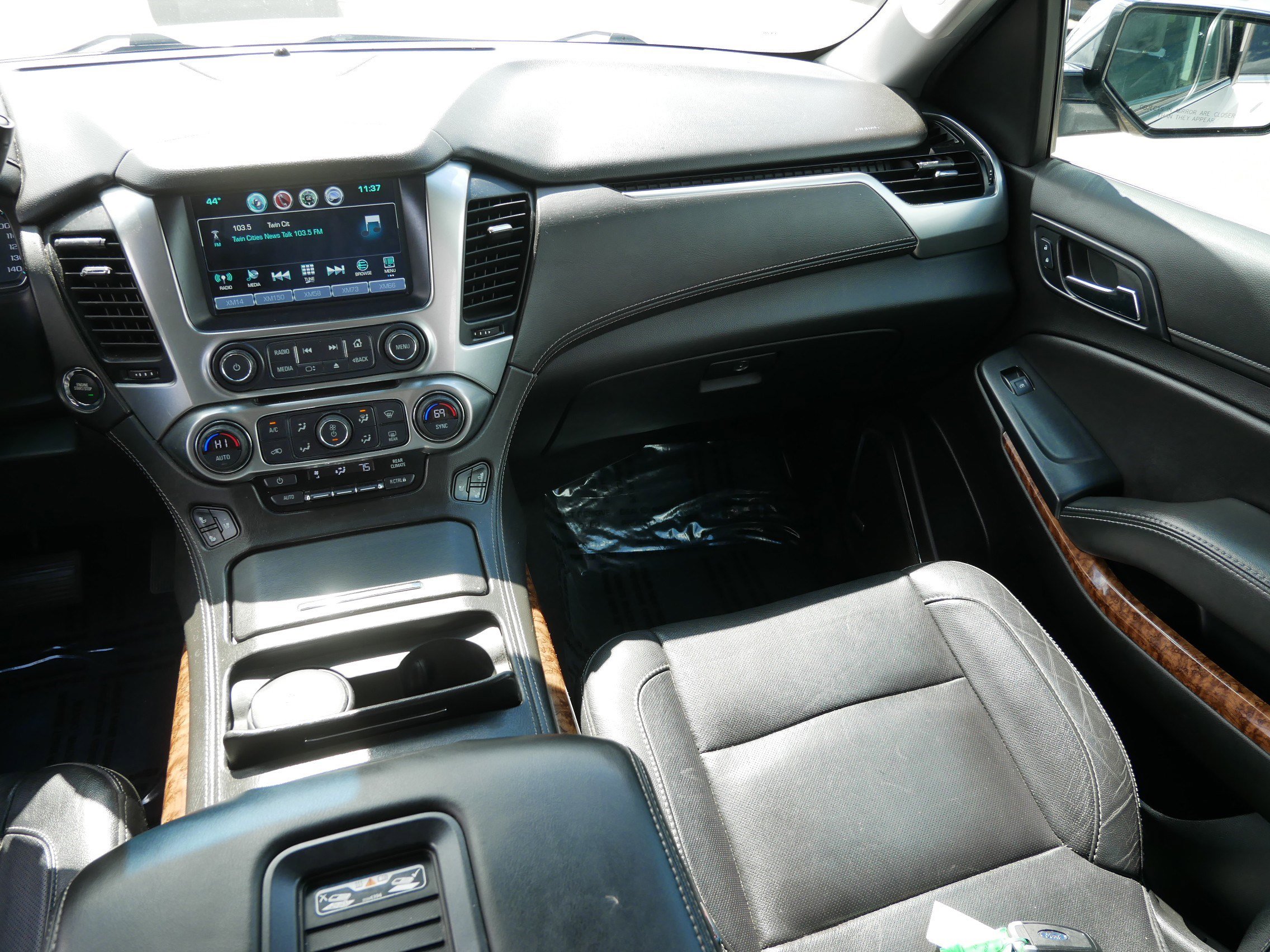 Used 2020 Chevrolet Suburban Premier AWD/4WD image 11