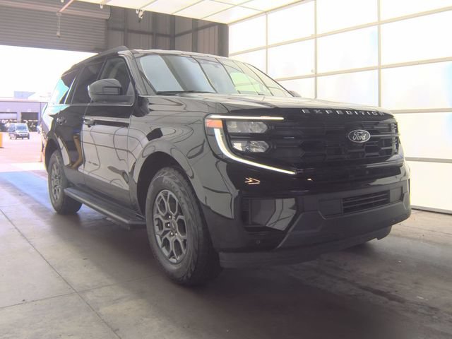 Certified 2025 Ford Expedition Active RWD image 4