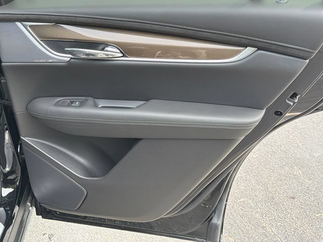Used 2024 Cadillac XT6 Premium Luxury w/ Platinum Package FWD image 18