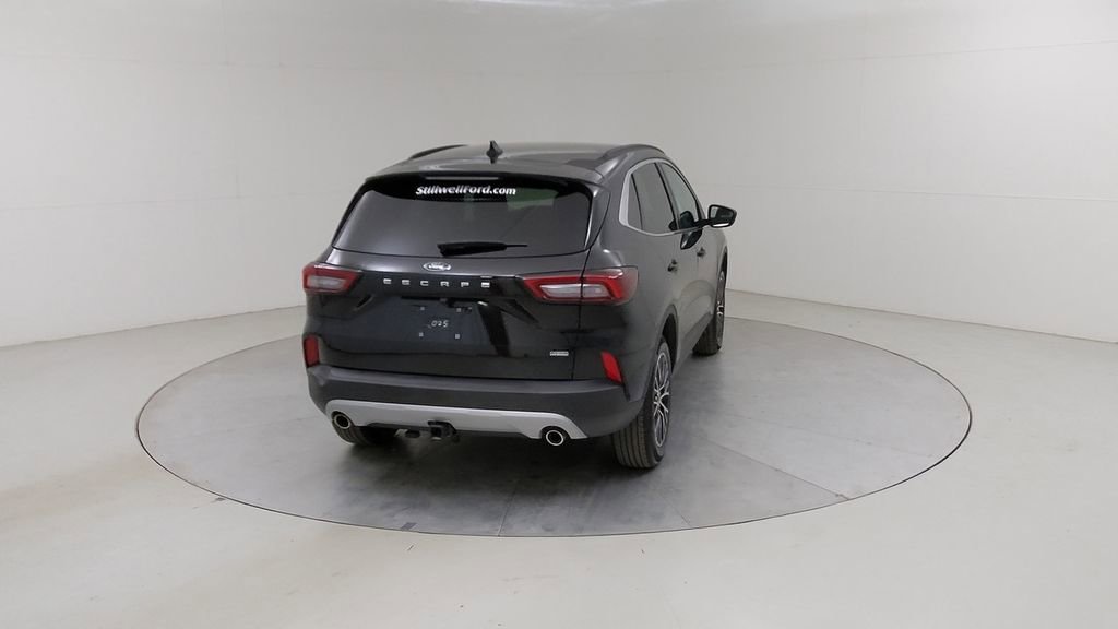 Certified 2025 Ford Escape SE w/ Class II Trailer Tow Package FWD image 14