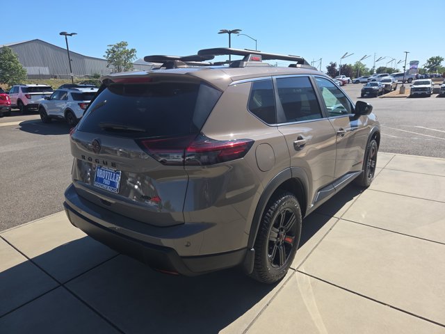 Used 2025 Nissan Rogue SV AWD/4WD image 5