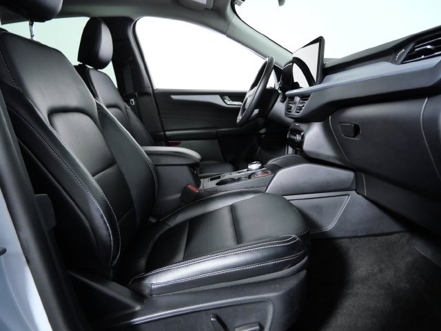 Certified 2025 Ford Escape Platinum AWD/4WD image 11