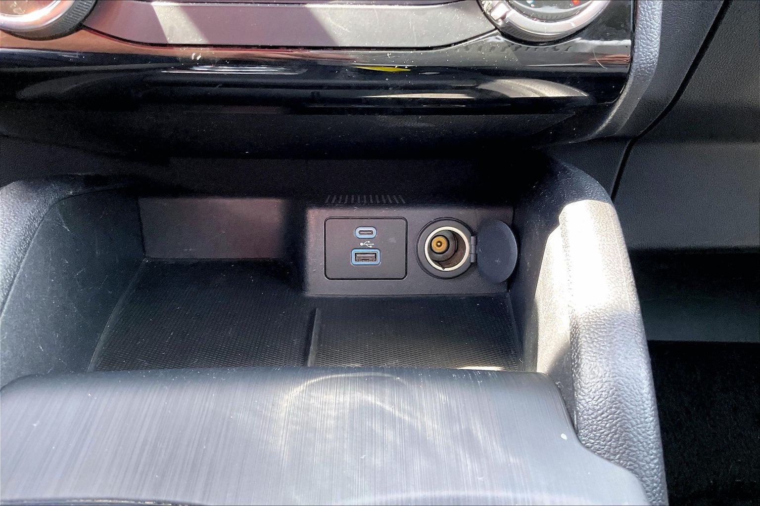Certified 2021 Ford Escape SE AWD/4WD image 34