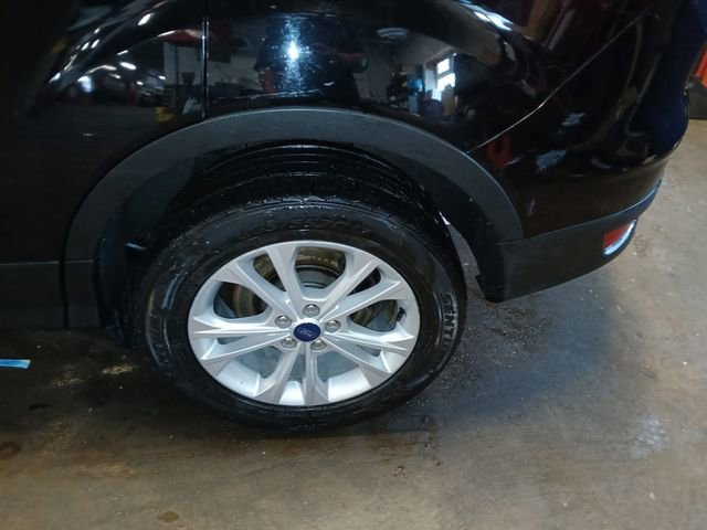 Certified 2017 Ford Escape SE w/ SE Cold Weather Package FWD image 5