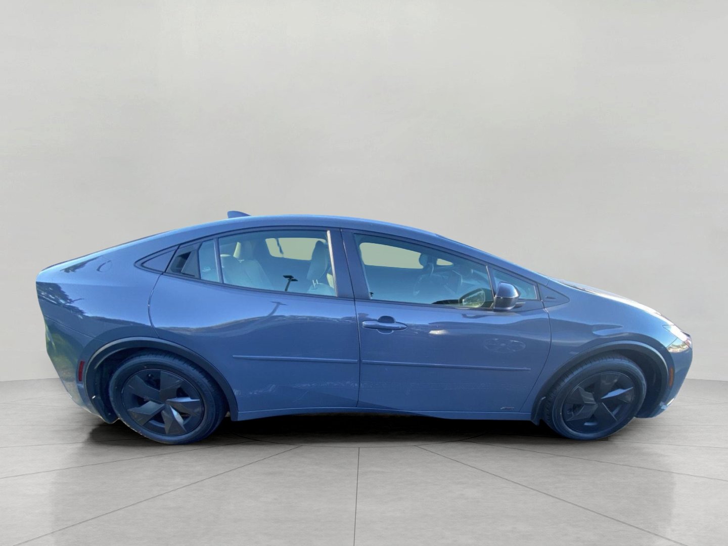 Used 2024 Toyota Prius LE AWD/4WD image 8