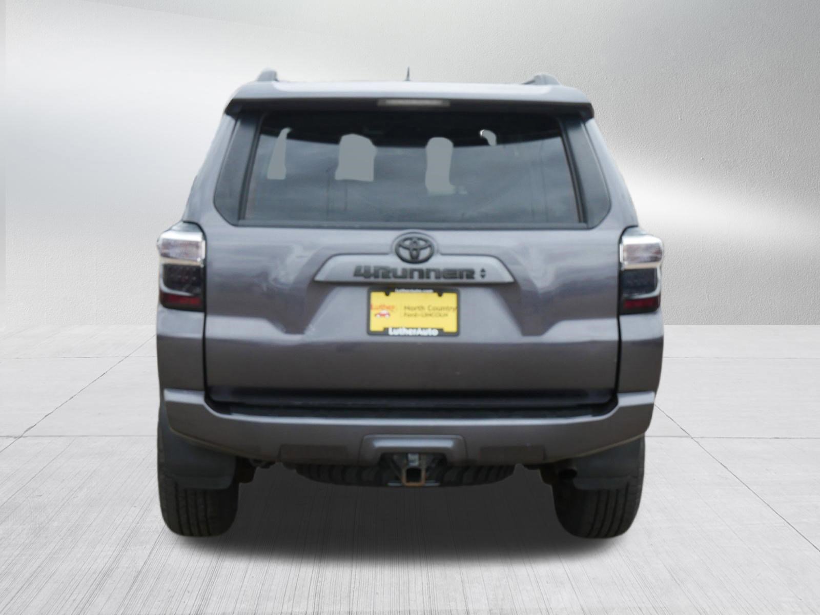 Used 2022 Toyota 4Runner SR5 AWD/4WD image 4