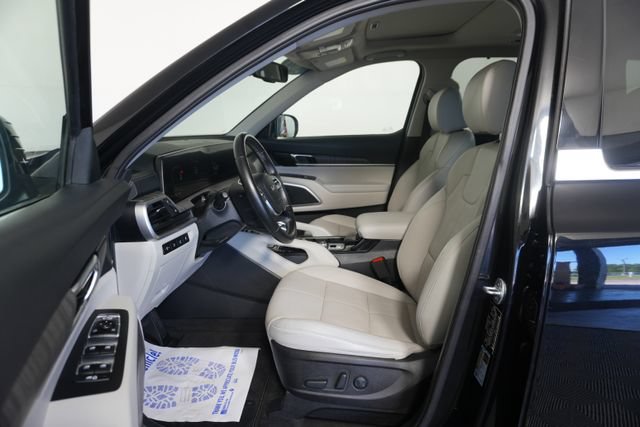 Used 2023 Kia Telluride EX w/ EX Captain's Chair Package AWD/4WD image 24