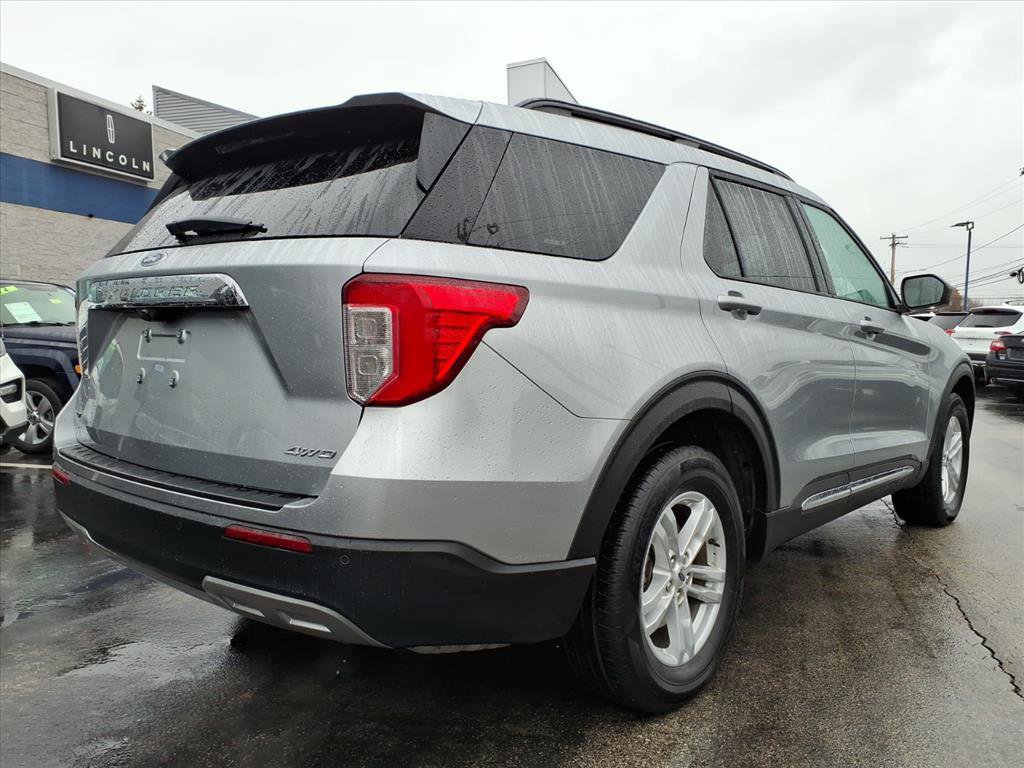 Certified 2022 Ford Explorer XLT w/ Equipment Group 202A image 5