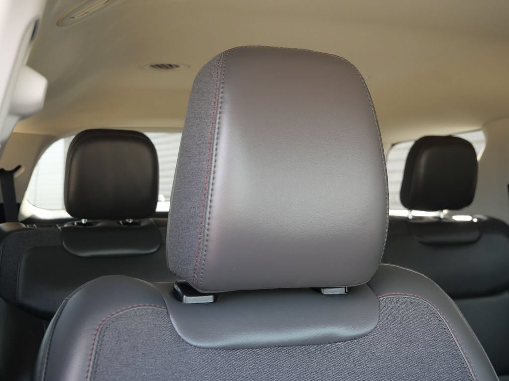 Certified 2025 Ford Explorer Active w/ Active Comfort Package AWD/4WD image 23